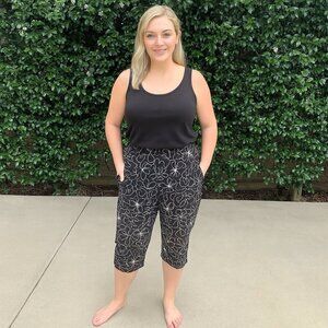 Talbots Black and White Floral Embroidered Capris Size 14